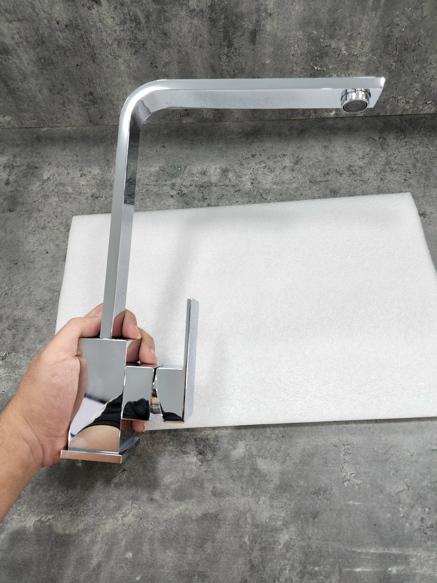 VÒI CHẬU RỬA BÁT Y4008